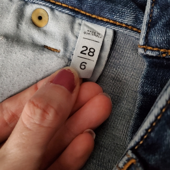 Ann Taylor Loft Medium Wash Straight Leg Slight Bootcut Blue Jeans Women's 6 28 - Picture 4 of 6